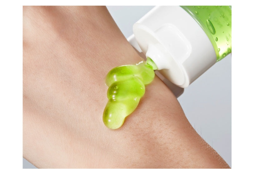 Replenish Water And Oil To Brighten And Shrink Pores Aloe Vera Gel