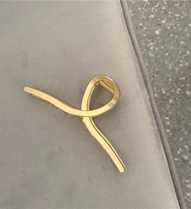 Hair Clip On The Back Of The Head With Metal Clip