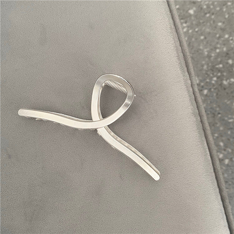 Hair Clip On The Back Of The Head With Metal Clip