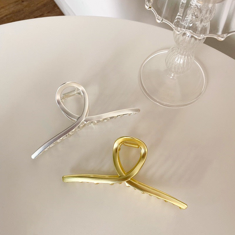 Hair Clip On The Back Of The Head With Metal Clip