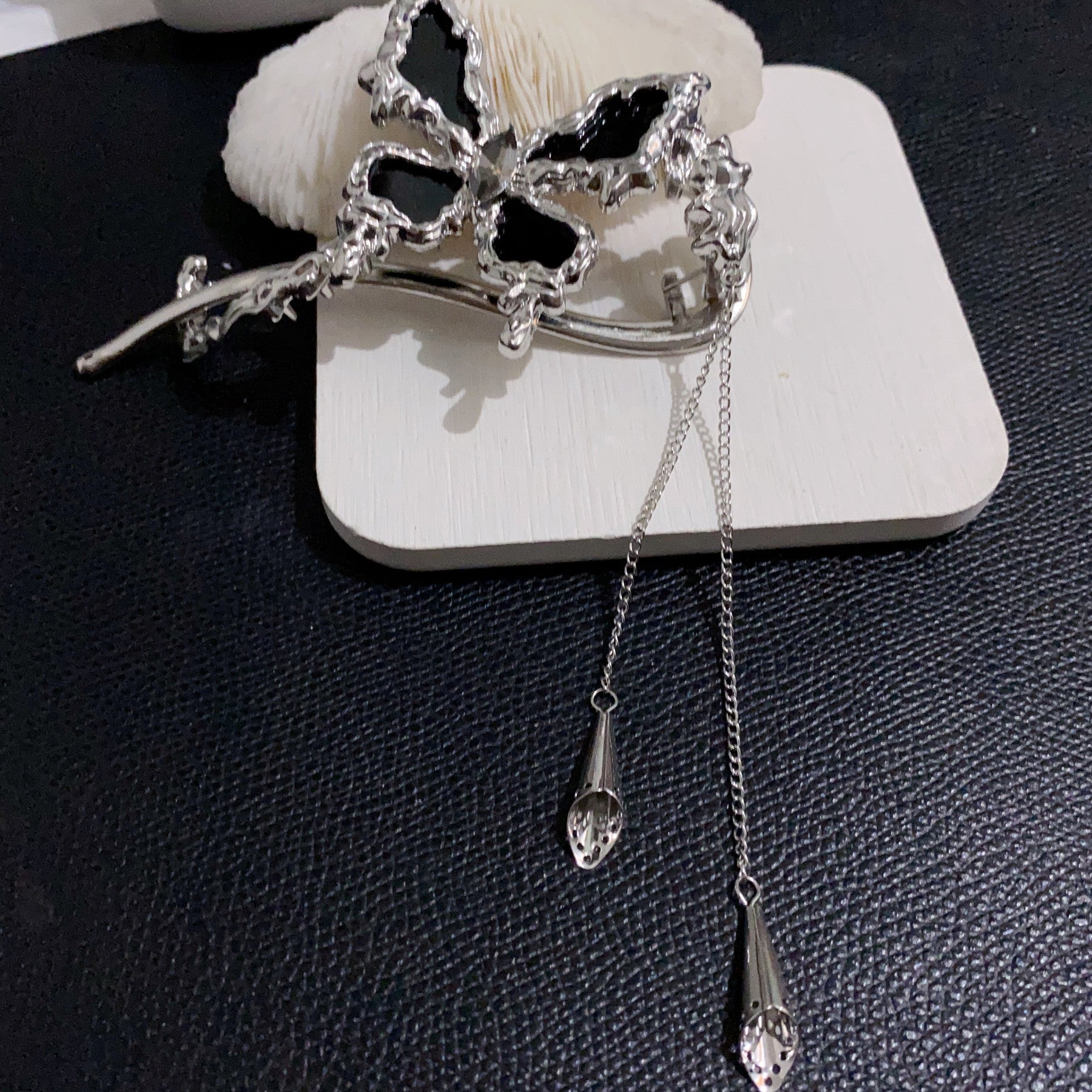 Drill The Back Of The Butterfly Tassel Hairpin