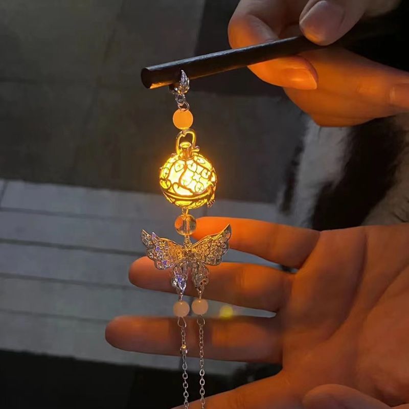 Women's Fashion Butterfly Tassel Luminous Hairpin