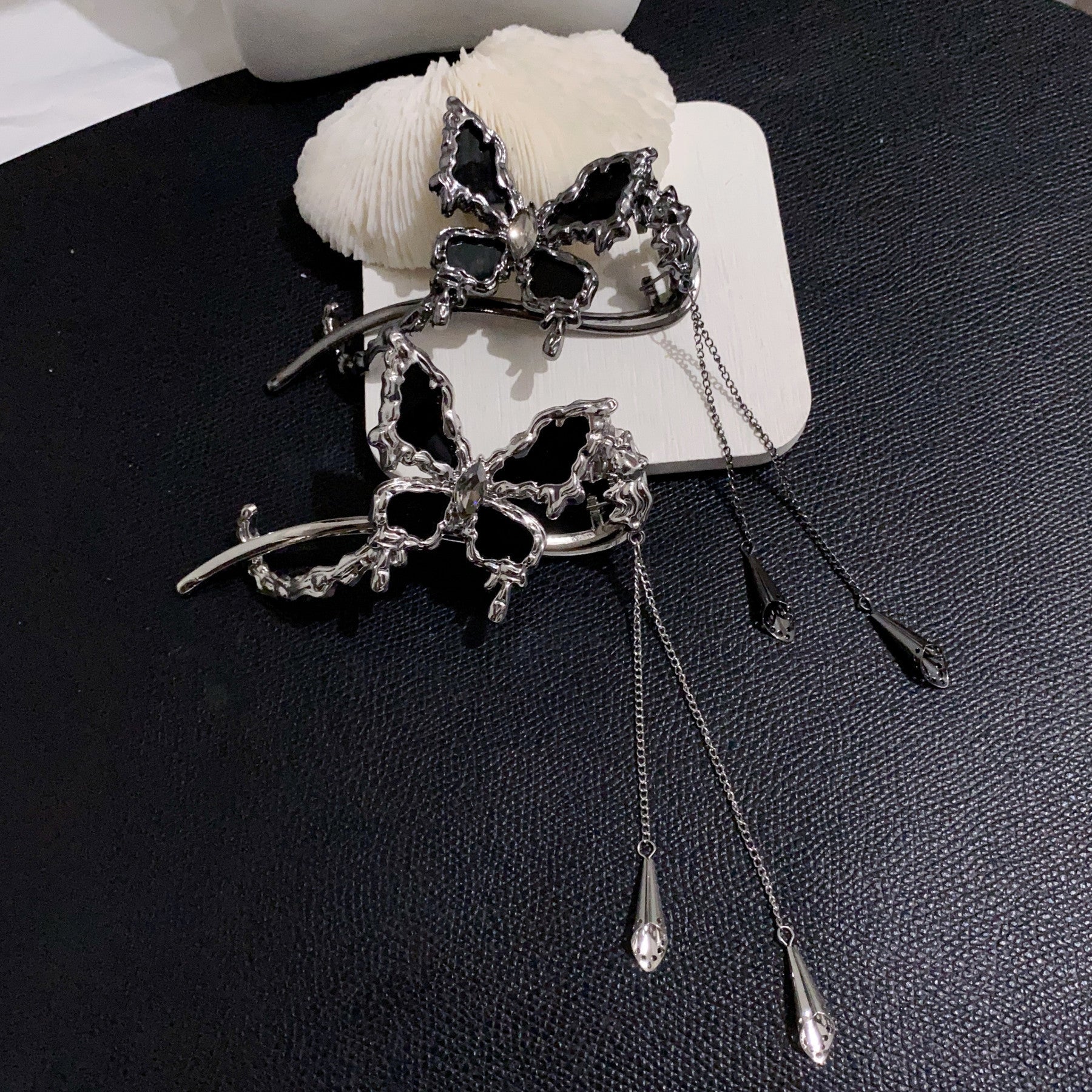 Drill The Back Of The Butterfly Tassel Hairpin