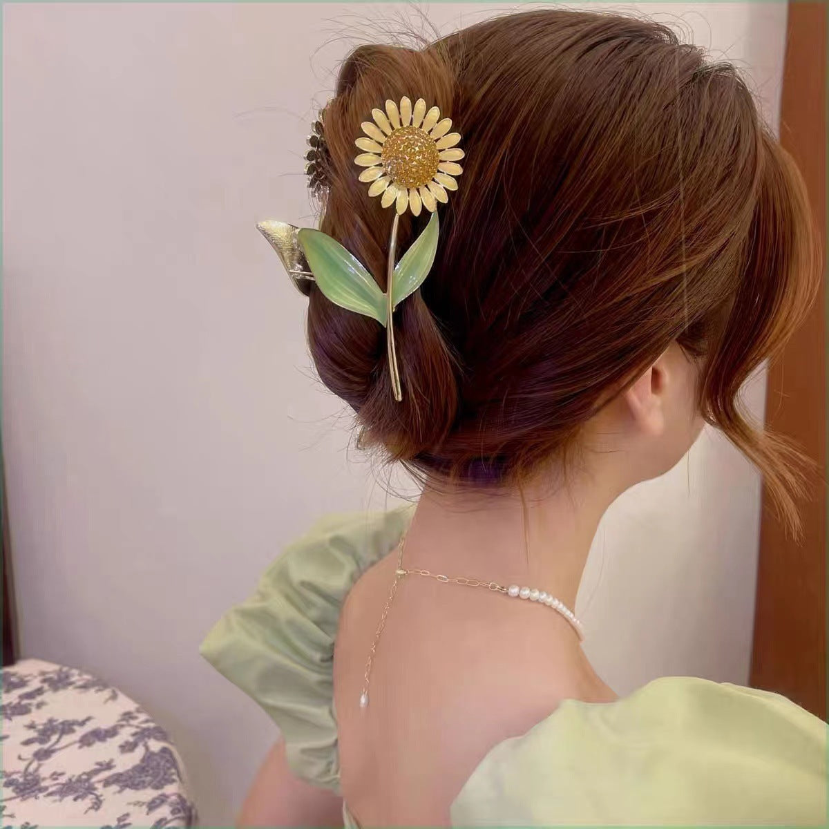 Women's Diamond-encrusted Butterfly Wings Flower Hairpin
